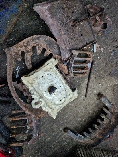 Rusted internal parts before treatment